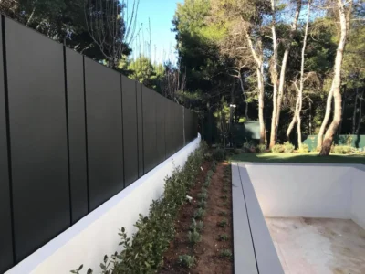 Βάρη, βάψιμο περίφραξης Βάρη, βάψιμο περίφραξης